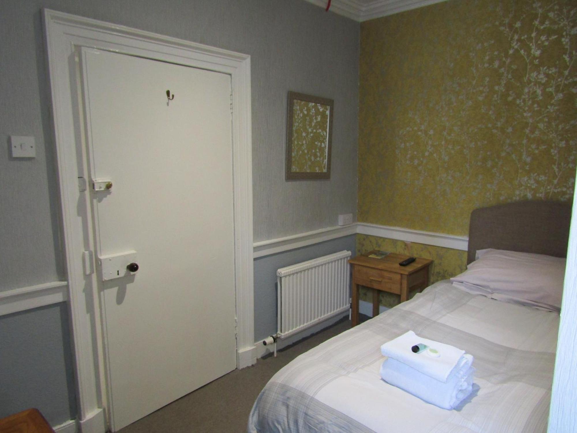 The Crown Hotel Inverbervie Room photo